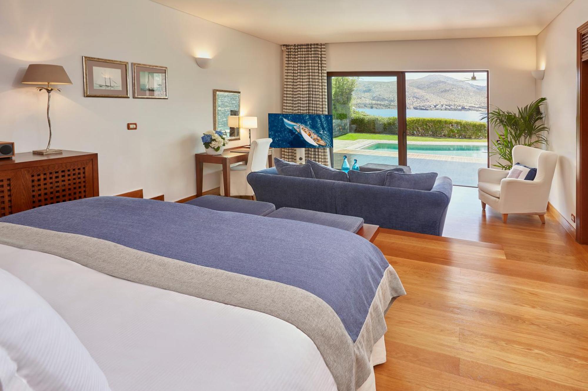 Suite with Private Pool,1765217254:JPEG